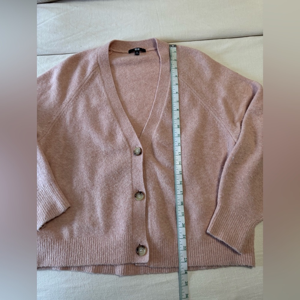 Uniqlo Soft Pink Women's Cardigan Sweater - Picture 4 of 5
